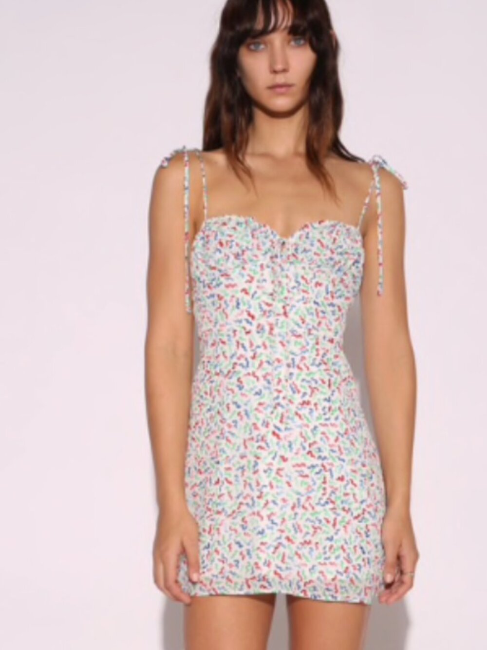 REALISATION PAR DEVON SQUIGGLE DRESS